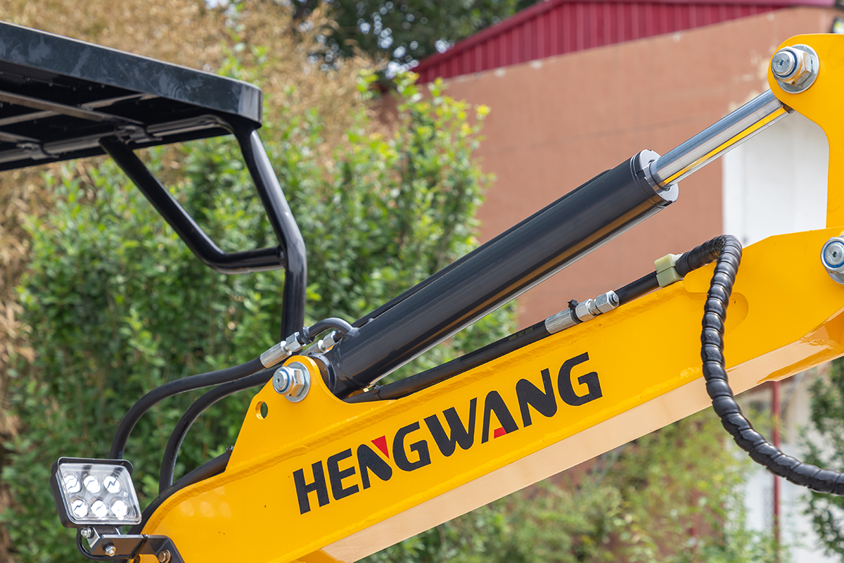 HW-15A小型挖掘機