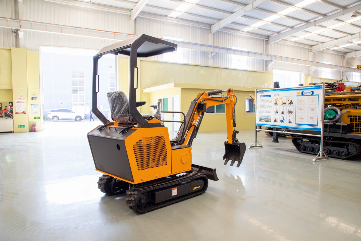 HW-18風暴二號小型挖掘機