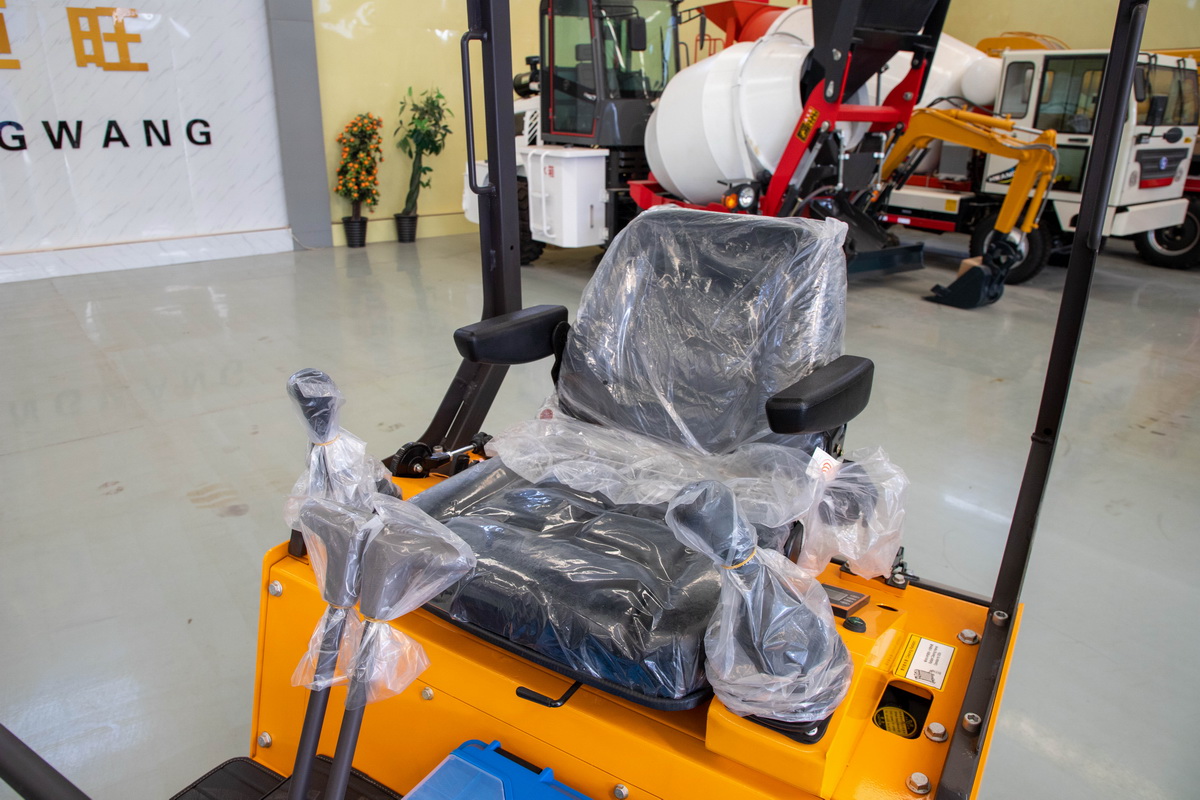 HW-18風暴二號小型挖掘機