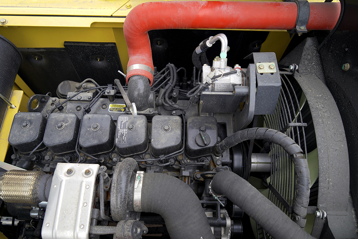 HW-220履帶中大型挖掘機