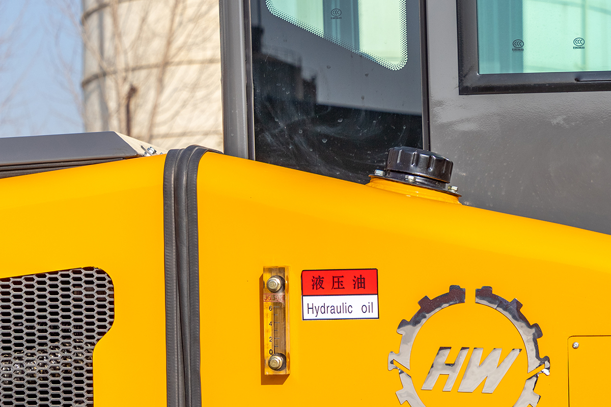 HW-25小型挖掘機