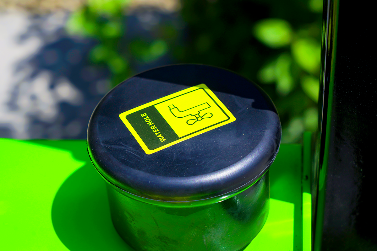 HW-1T座駕式壓路機(jī)