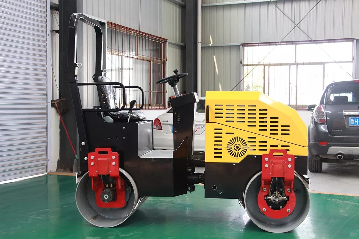 HW-2T座駕式壓路機