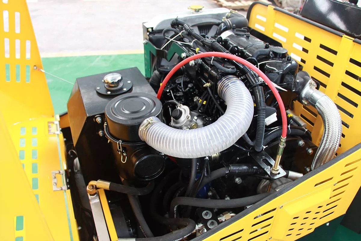 HW-2T座駕式壓路機