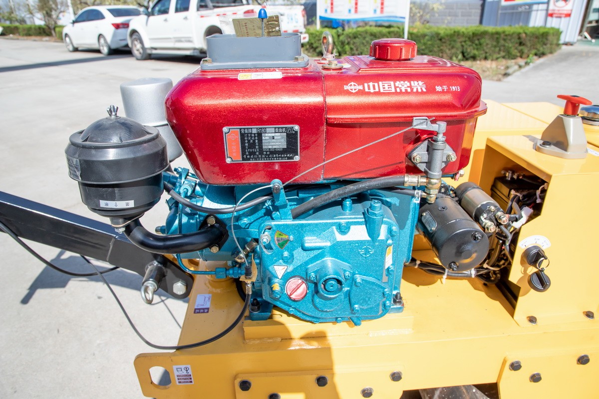 HW-S600手扶式壓路機