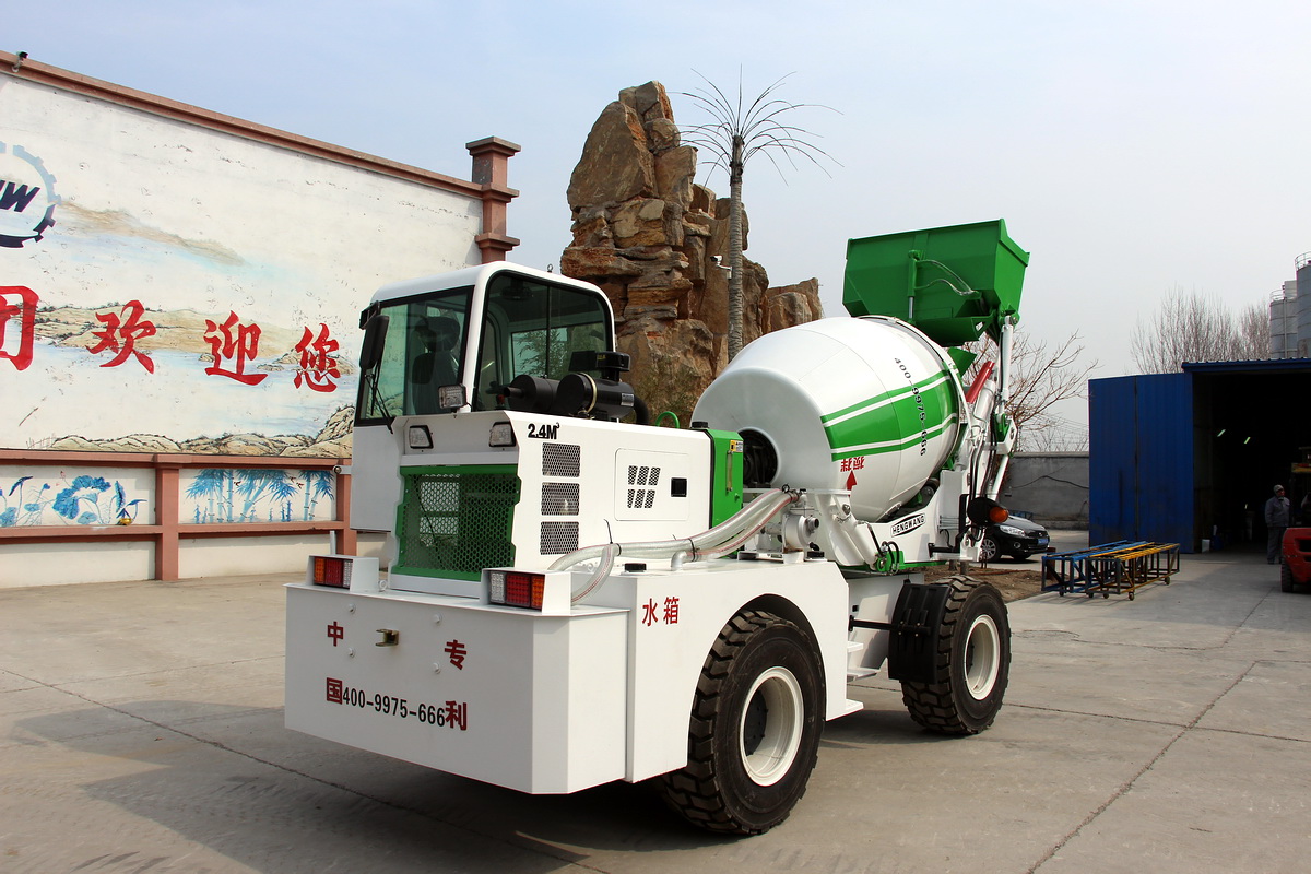 HWJB240自上料攪拌車(chē)